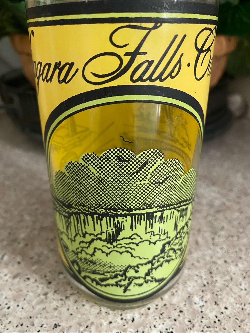 LIKE NEW Vintage “Niagara Falls Canada” Souvenir Tumbler - Picture 2 of 8